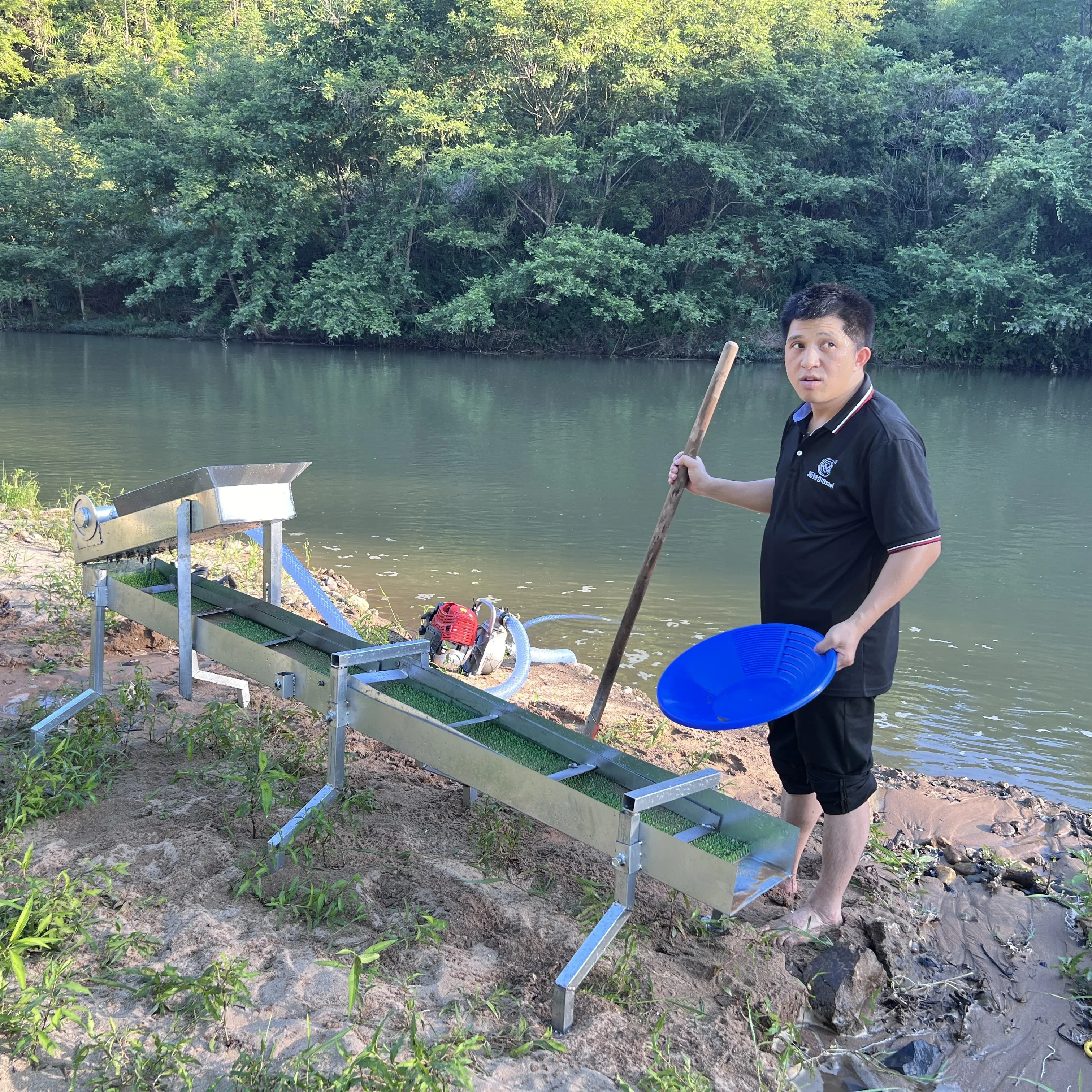 Portable 2 Inch Engine Gold Sluice Box Mini Gold Highbanker Vibrating Sluice Screen with Gold Grass