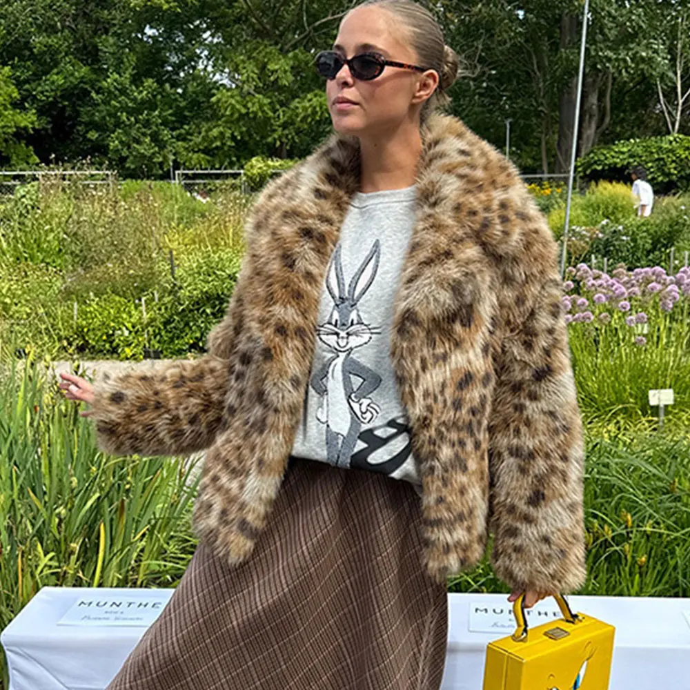 Winter Oversized Jacket Women Warm Parkas Leopard Print Faux Fur Coat Women Long Sleeve Zip Up Casual Loose Fluffy Jacket