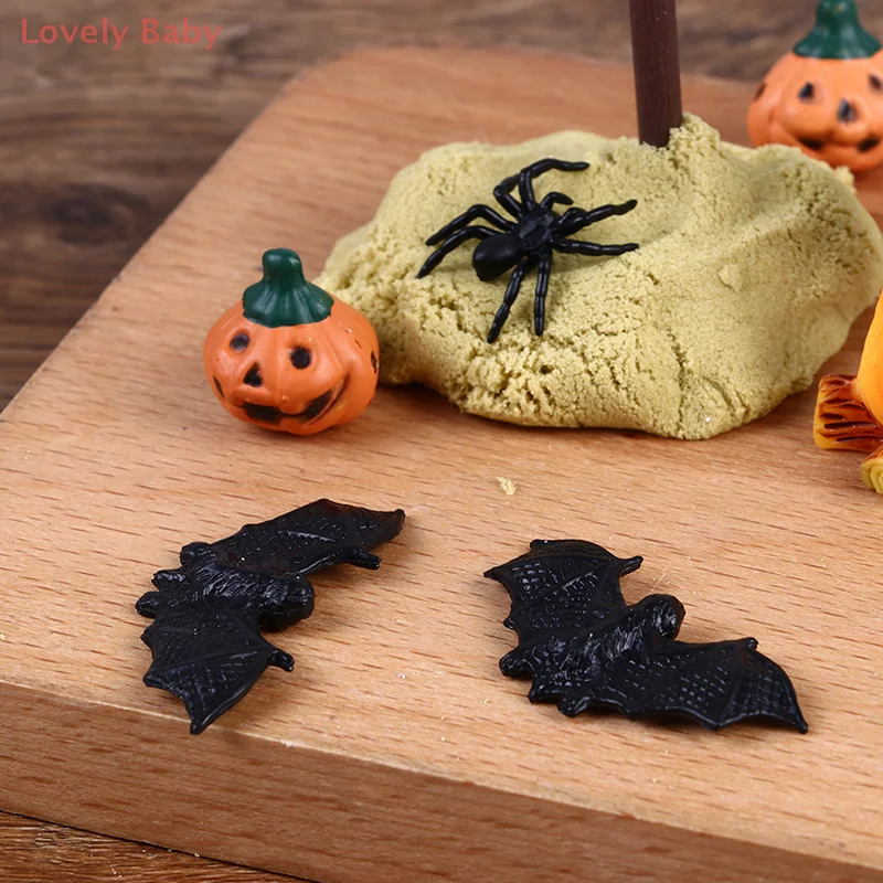 【BBS-7】1Set 1:12 Dollhouse Miniature Halloween Horror Decor Toy Bat Skull Head Spider Pumpkin Head Magic Book Ornament DIY Toy
