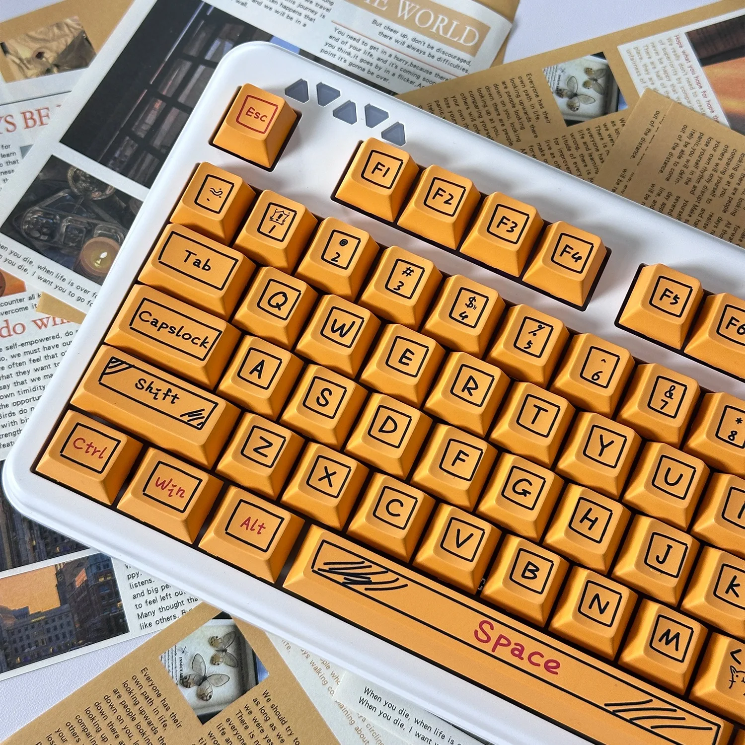 124 Keys Graffiti Theme Keycap Dye Sublimation Cherry Profile PBT Keycaps For Mx Switch Mechanical keyboard Yellow Key Caps GK61