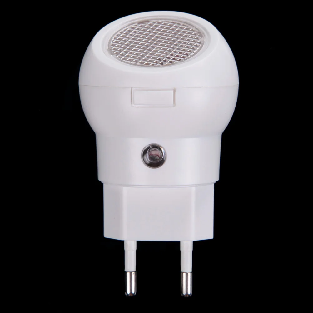 

EU Plug 360 Degree Rotating LED Night Light Auto lamp 220V Nightlight Bulb For Baby Bedroom (EU Plug)