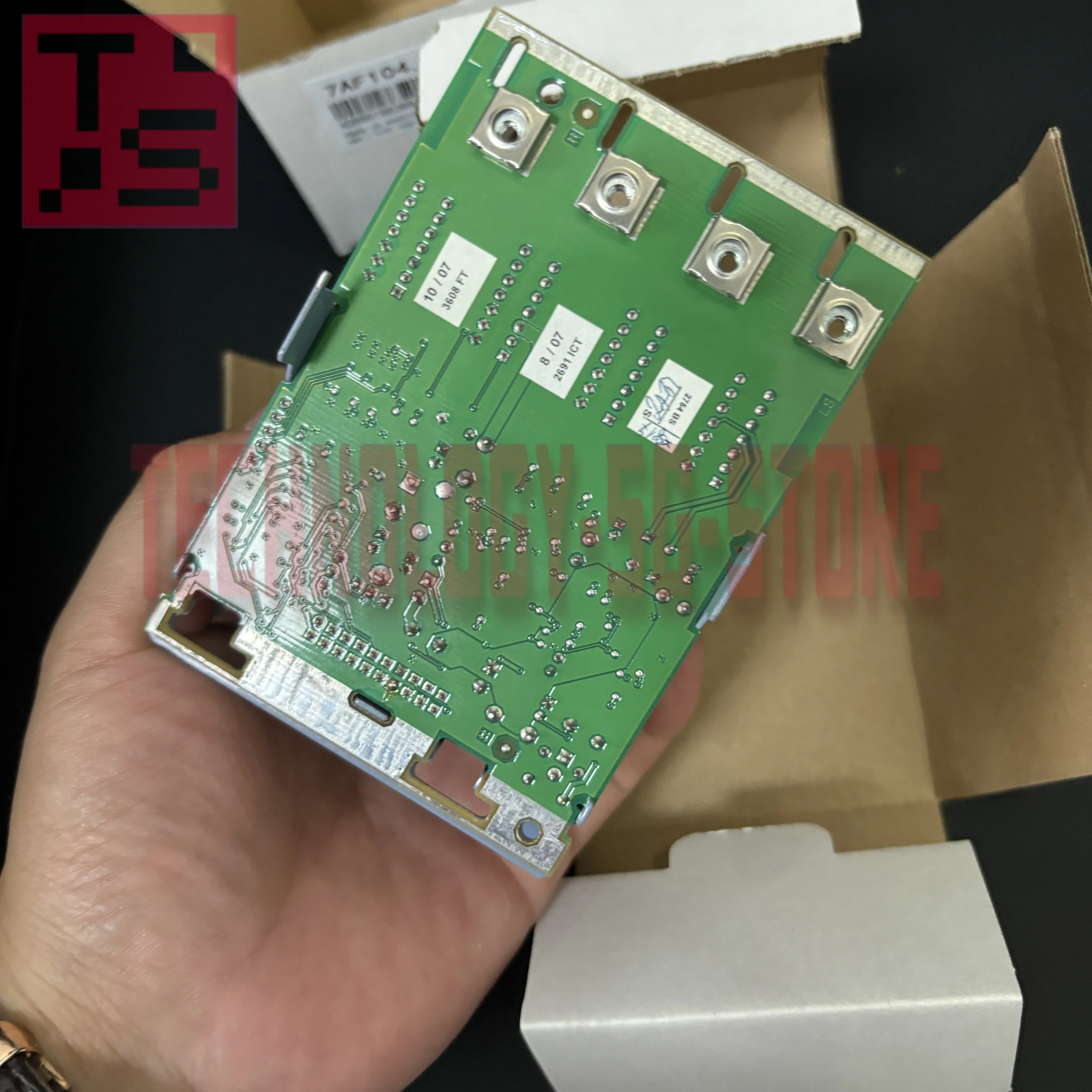 وحدة PLC جديدة في الصندوق 7EX27.50-1 7DM465.7 7DO723.7