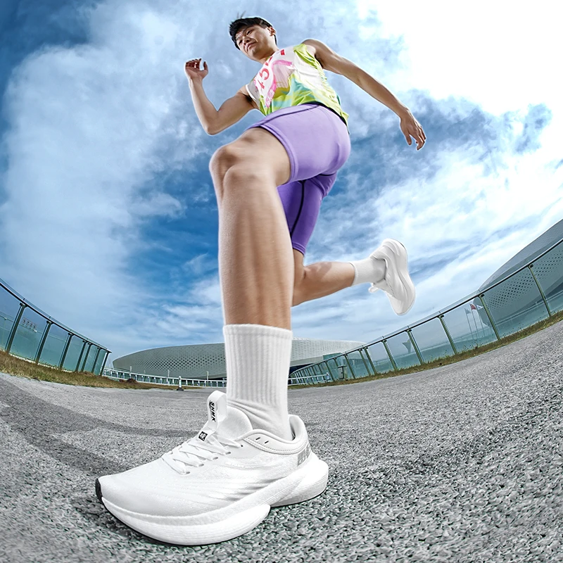 

2026 Spring Men Lightweight Breathable Running Shoes Comfortable Soft Sole Casual Sports Shoes Suitable For Outdoor Slow Running