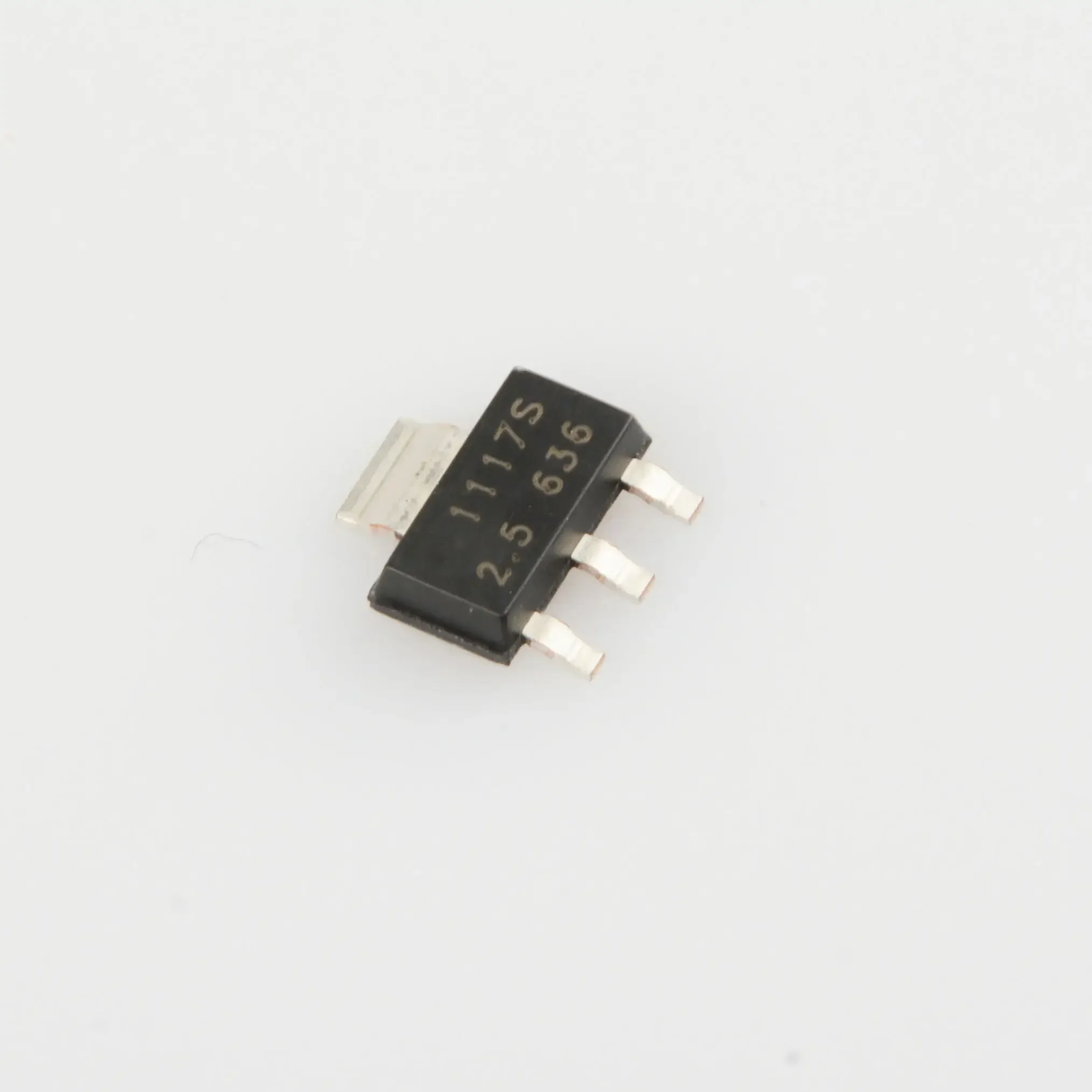 Original LM1117S-2.5 5PCS voltage regulator chip SOT223 1117 series matching