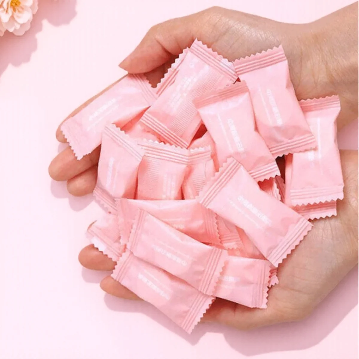 

30Pcs Compressed Cotton Towels Portable Mini Travel Cleansing Towels Soft Absorbent Beauty Face Towels