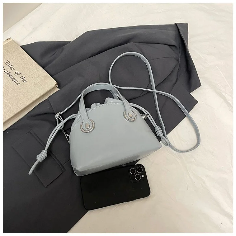 

Unique Casual Shopper Bag For Leisure Women With Crossbody Function And Minimalist Solid Color Large Capacity