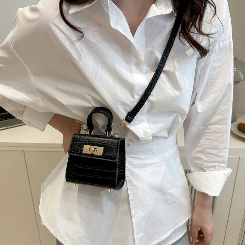 Trendige Geprägte Mini-Damen-Umhängetasche mit Goldverschluss Schultertaschen Abnehmbarer Riemen Henkeltasche Niedliche Crossbody-Handtasche – Detail 4