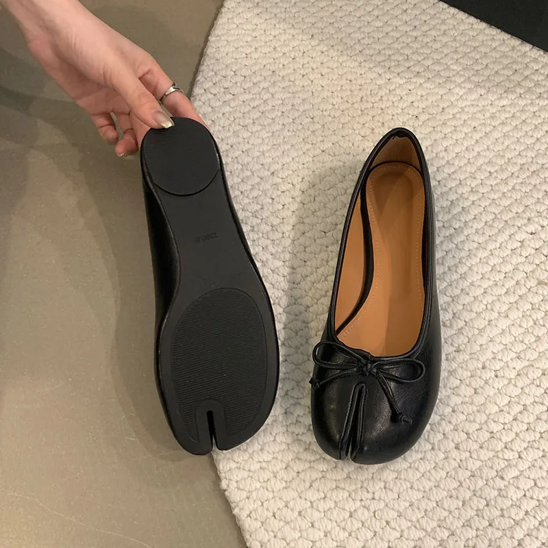 موضة جديدة لعام 2025 أحذية نسائية مسطحة غريبة سهلة الارتداء للصيف والربيع أحذية نسائية ضحلة بعقدة على شكل فراشة أحذية مسطحة للسيدات #5