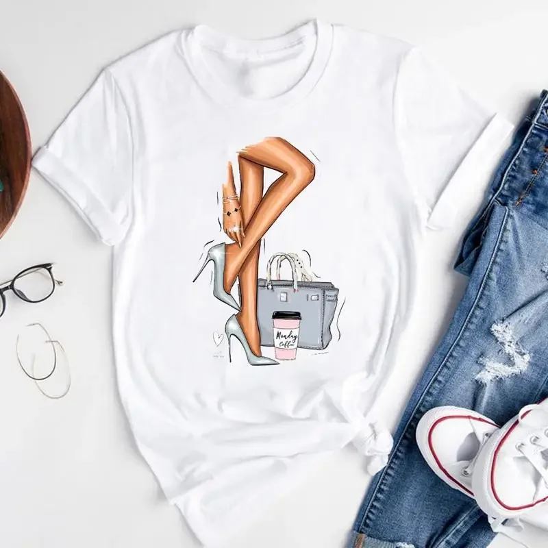 Vendita calda Cartoon Coffee Girl Stampa T-shirt moda estiva Top casual T-shirt grafiche da donna Abiti vintage Pro Choice Tee