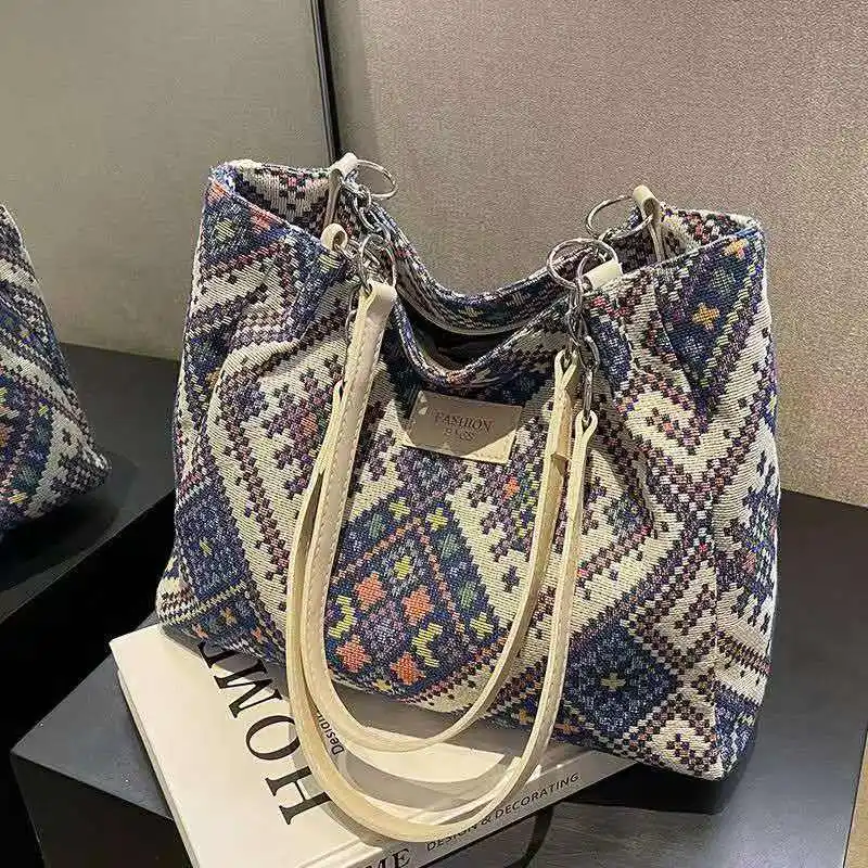 2026 Fashionable large-capacity ethnic-style shoulder bag made of canvas suitable for office commuting and casual wear for women