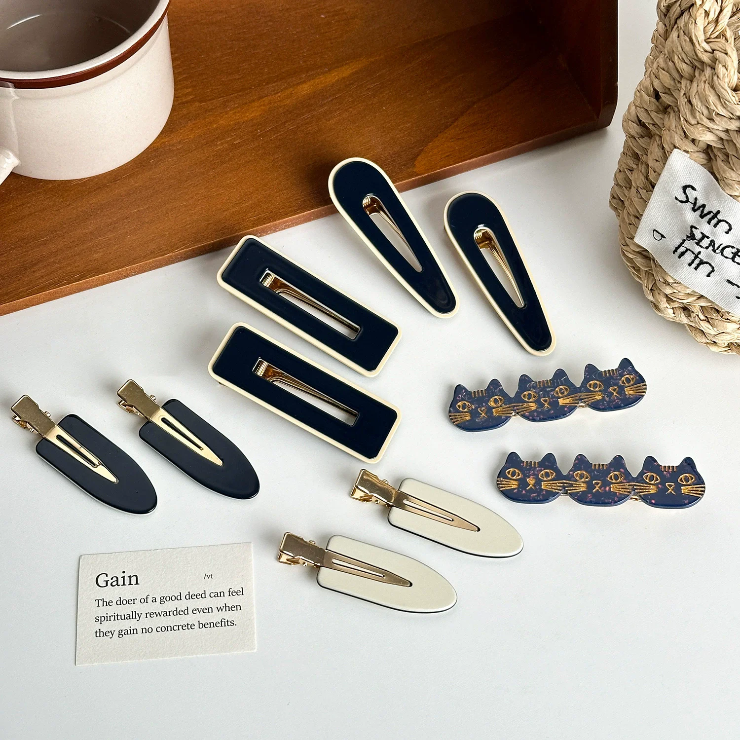 

Ins Hot Sale Fashion Superior Acetic Acid Small Fragrance Duck Beak Clip Side Clip Simple Traceless Clip Bangs Broken Hair Clip