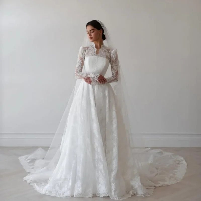 

customized luxury ivory white Elegant Sweetheart Ball Gown Wedding Dress With applique Long sleeves Bridal Gowns