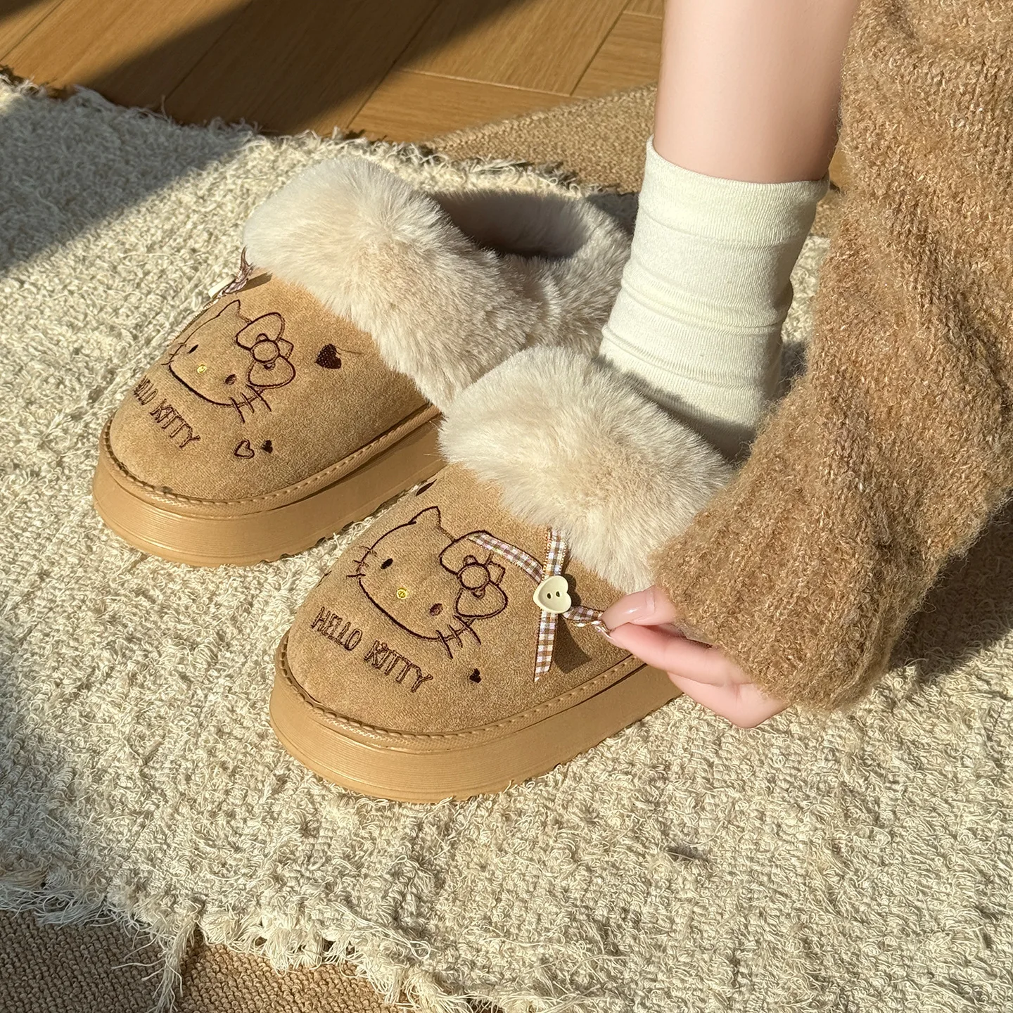 

2025 Cute Hello Kitty Fur Slippers Women Plush Autumn Winter New Girls Home Cotton Slippers Cartoon Student Home Indoor Shoes