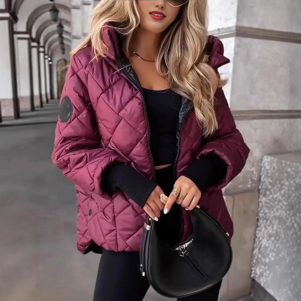 

Faionable Diamond Patterned Loose Fit Hooded Cotton Jaet Warm Outerwear for Autumn And Winter New Arrival Ladies Coat