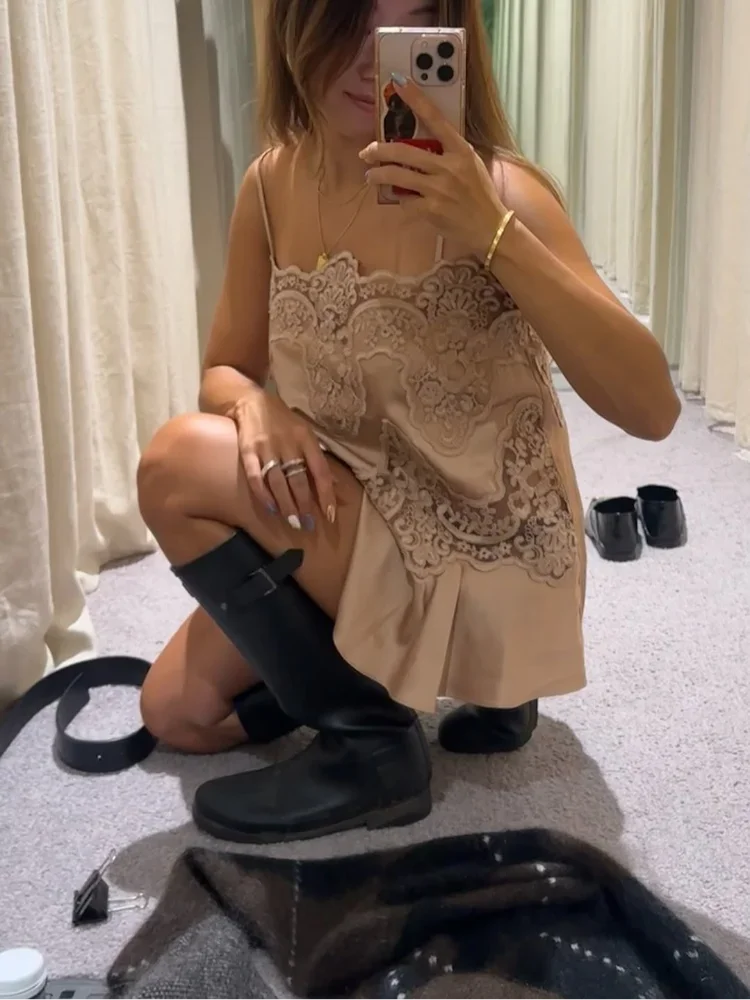 Camisola de retazos de encaje para mujer, chaleco corto holgado sin mangas con cuello cuadrado y espalda descubierta, Tops de calle alta para señora nueva 2025