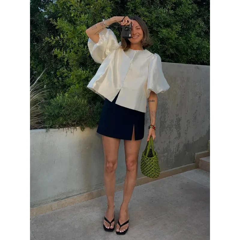 

Новинка весны 2024: Женский модный атласный укороченный топ с пышными рукавами свободного кроя