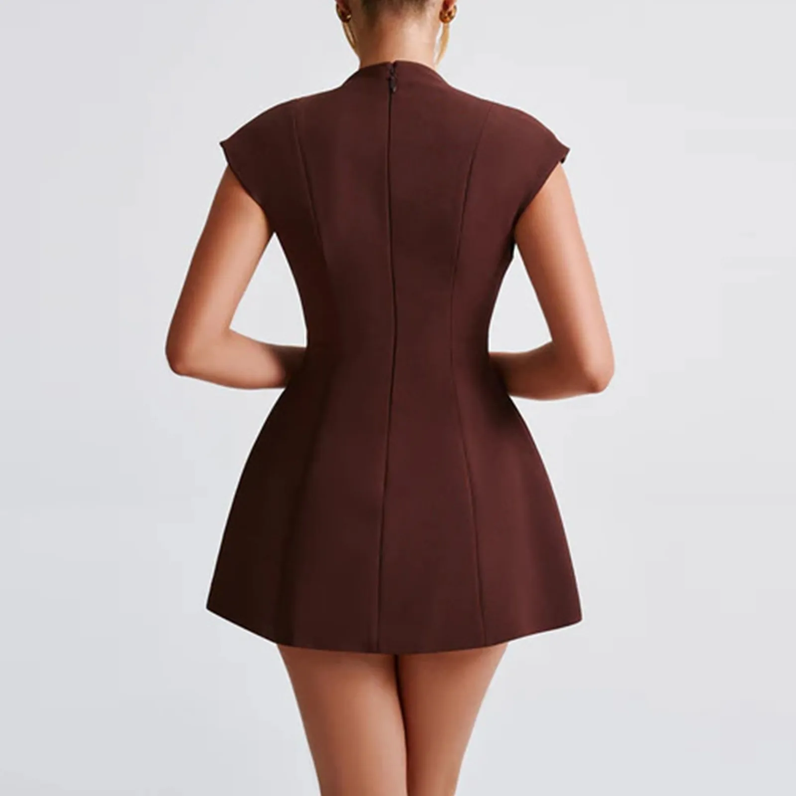 مزاجه بلون فستان بلا أكمام أنثى موضة مثير الخامس الرقبة ضئيلة ألف خط تنورة الربيع والصيف الملابس النسائية الجديدة