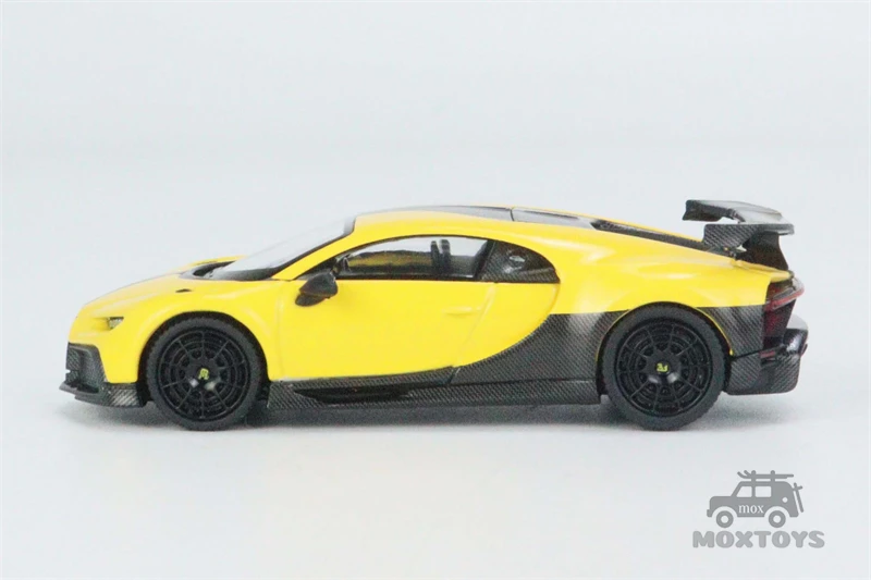 MINI GT 1:64 Bugatti Chiron Pur Sport Yellow LHD Diecast Model Car