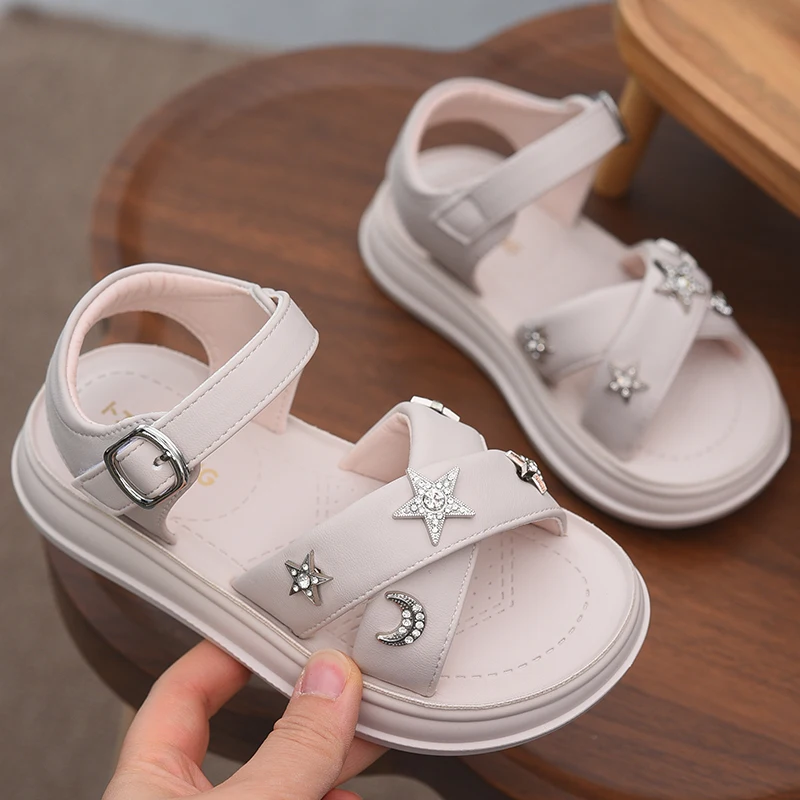 

Girls' open toed sandals 2025 new children's soft soled beach shoes, girls' summer children's shoes, princess style shoes