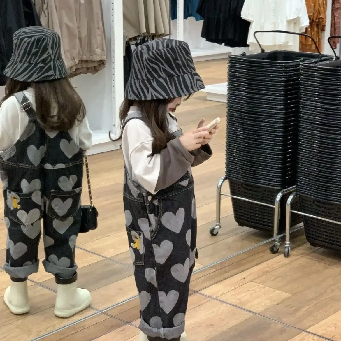 

Baby and Girls' Clothing Set Spring and Autumn New Collection Children's Cowboy Overall+Hoodie Two Piece Set