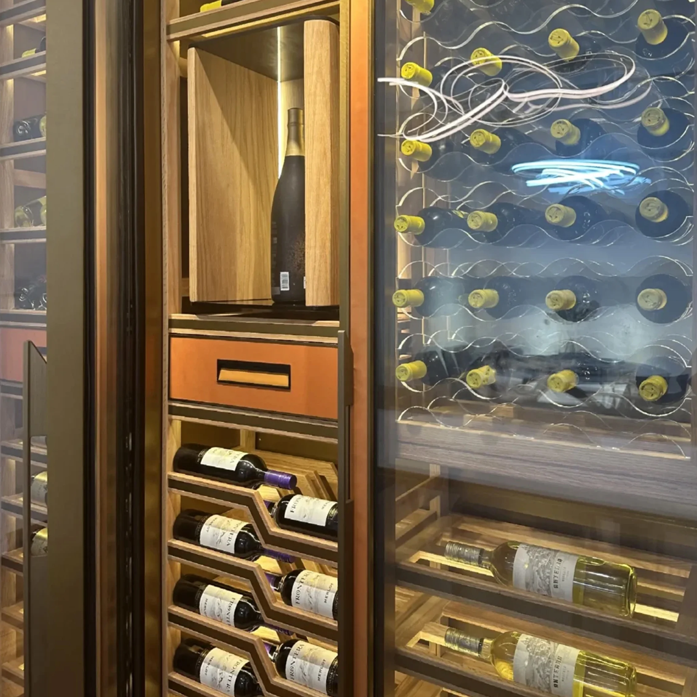 Meubles de Bar personnalisés industriels, armoire à vin intégrée, lumière LED, présentoir de bouteilles de vin mural, armoire de refroidissement