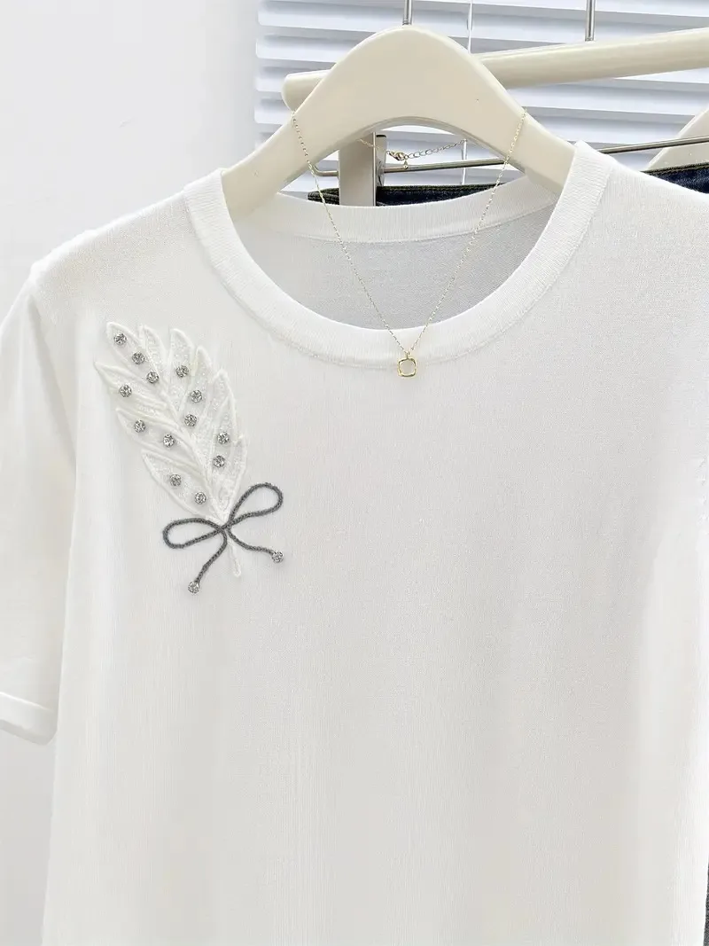 

Women's Embroidered T-Shirt,Contrast Stitch Detailing, Round Neck Casual Top, Medium Stretch Fabric, Decorative Embroidery