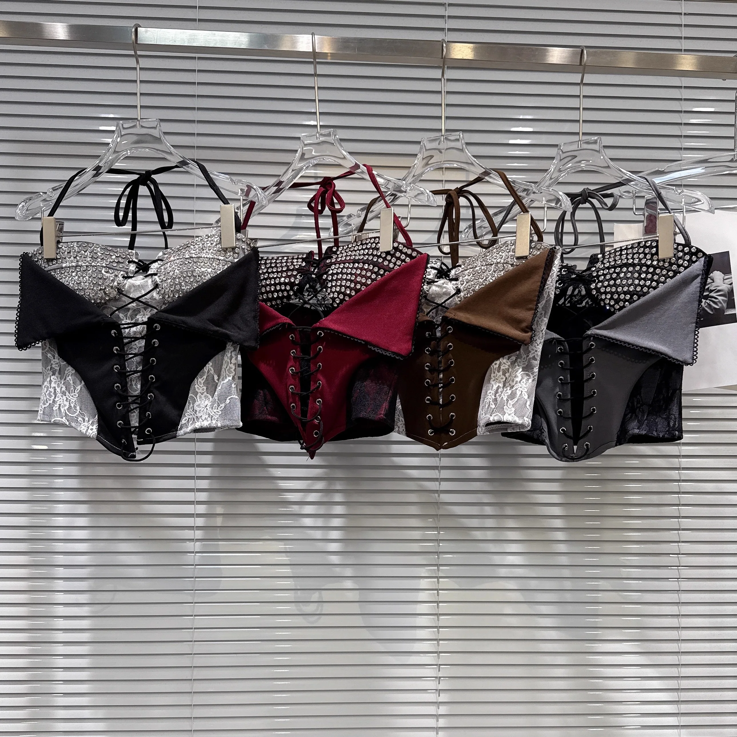 

2025 Winter New Heavy Embroidery Lace Trim Tie Fake Two-Piece Halter Neck Camisole for Women