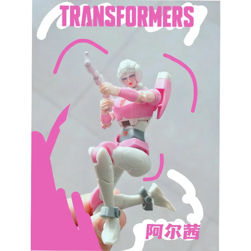 AULDEY AAE First Wave Arcee Transformers-figuur, gemaakt van ABS-materiaal, voorzien van ultratoegbare gewrichten, staat 15 cm hoog