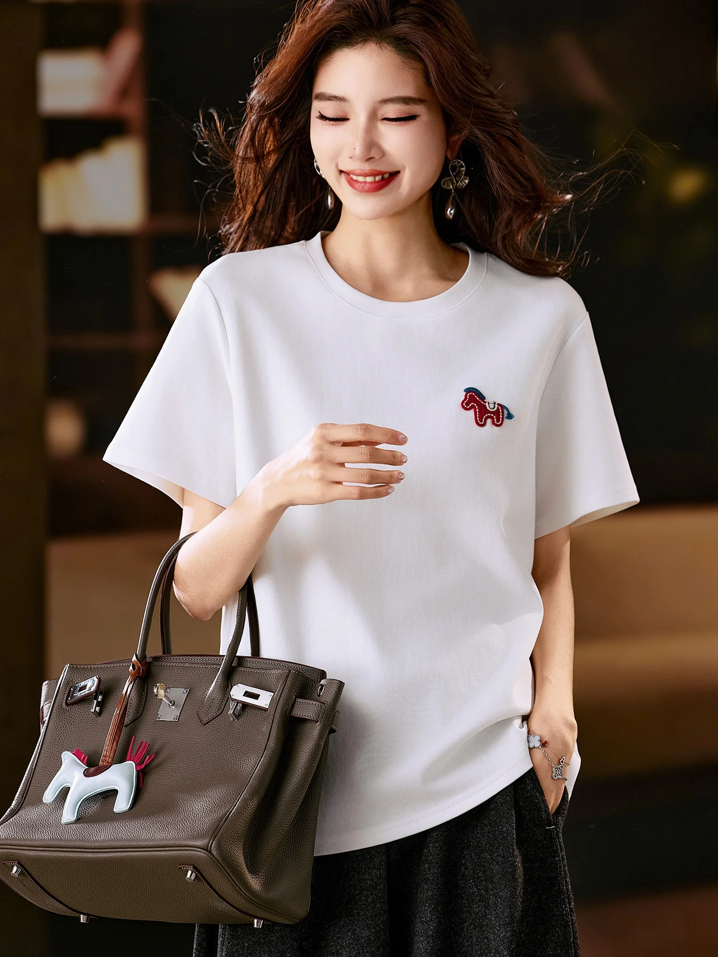 

Loose Fit round Ne ort Sve Embroidered T-irt Women's Street Sle Cotton Casual Top Breathable Comfortable Faion