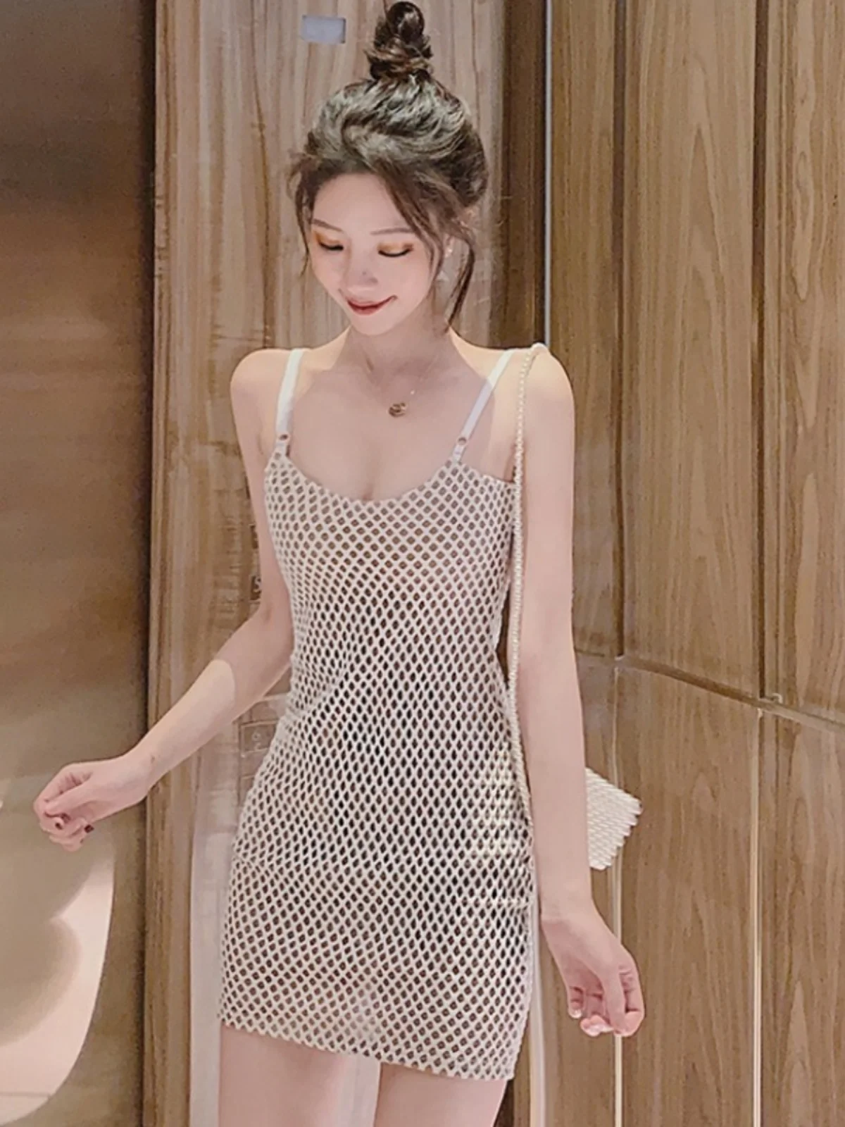 セクシーなメッシュのローカット、背中開き、スリムフィットのミニドレス、ストラップ付きショートスカート、ベースレイヤー、ボディシェイピング、スリムなガウン