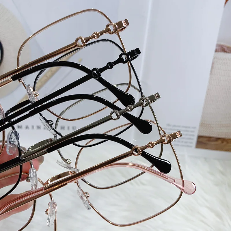 Anti Blue Light Glasses Retro Style Eyeglasses Frames Metal Frame Flat Glasses 2022 Eye Glasses for Women Clear Glasses Women