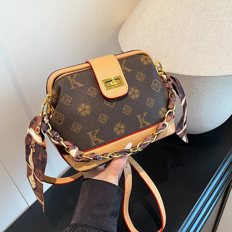 ​ ​ 2025 حقيبة كتف مطبوعة لوكس محفظة كروسبودي للنساء خمر يوم إلى ليلة حمل كتلة اللون حقيبة رافعة شيك مقبض علوي حقيبة ​