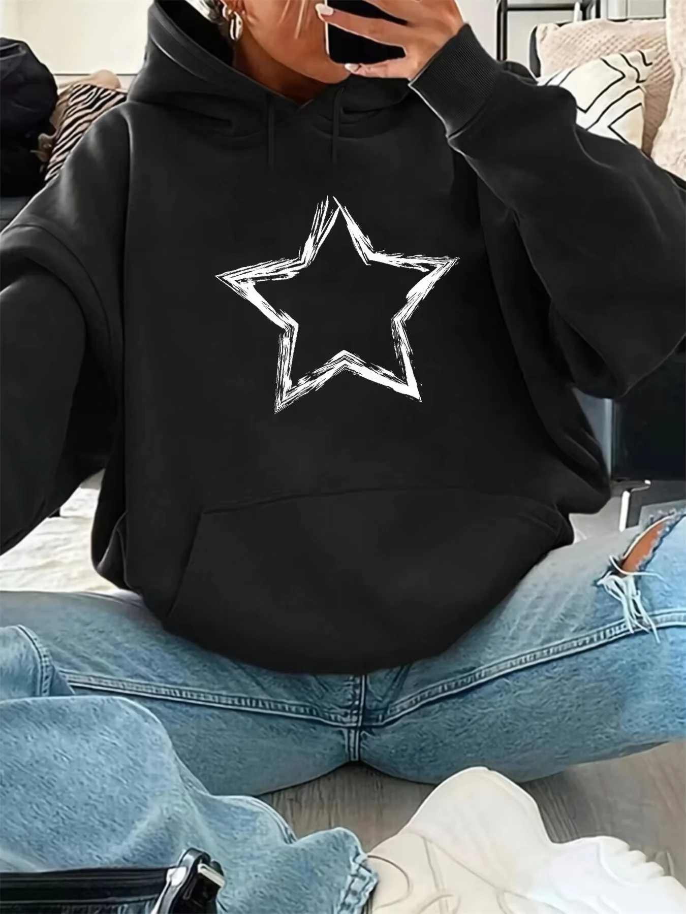 Women's autumn and winter warm and loose casual five pointed star pattern printed velvet long sleeved hooded sweatshirt