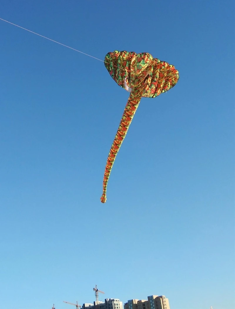 Kostenloser Versand Elefantendrachen fliegendes Spielzeug für Kinder Kitesurfausrüstung Waldrachen Su Monmunu atan Tabanca Outdoor-Spaß Drachenrolle Spielzeug