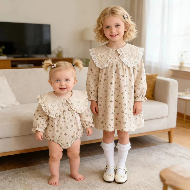 2026 Neue Frühling-Herbst-Kollektion 0-24M Baby Mädchen Baumwoll-Herz-Strampler 2-6J Mädchen Party Langarm Baumwoll-Printkleid Schwesterkleid