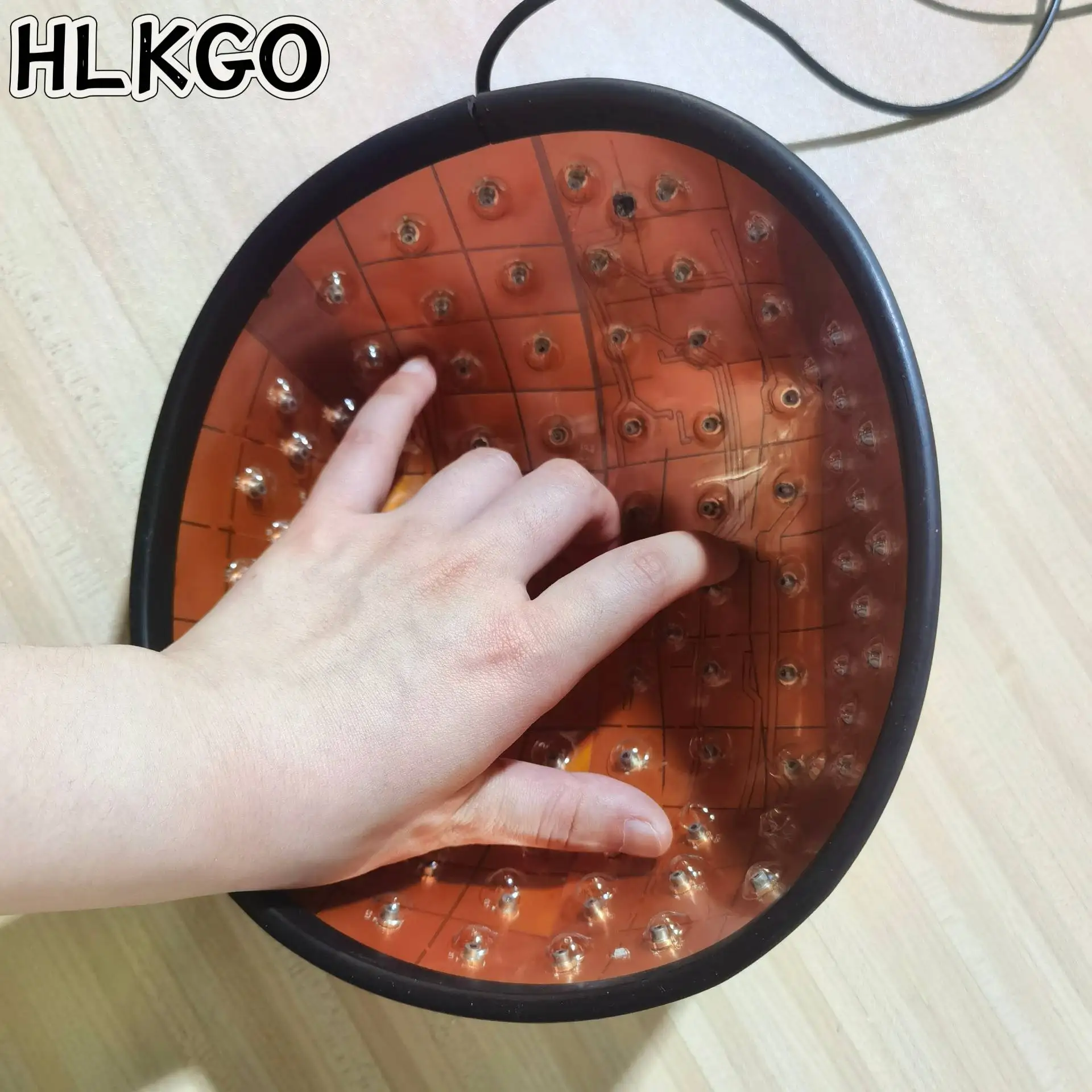 

Умная лазерная шапка для роста волос - шлем для терапии красным светом (LLLT) для лечения выпадения волос и стимуляции волосяных фолликулов