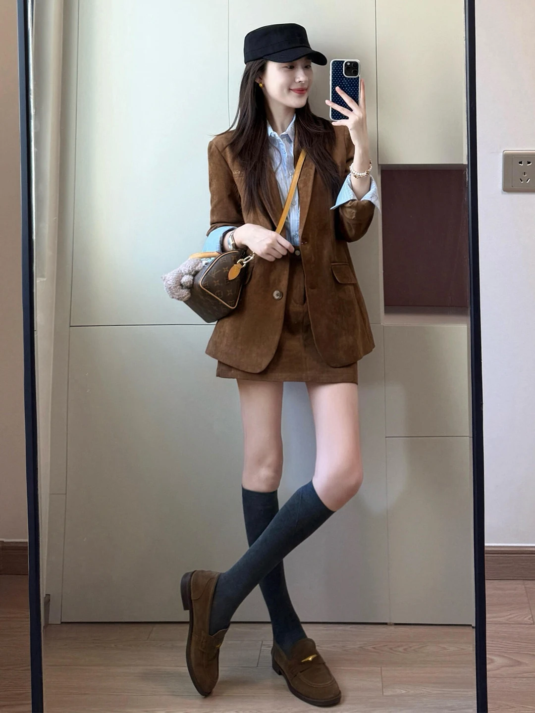Korean Style Suede Suit Set Women's Autumn Winter New Retro Short Skirt Two Piece Set Fashionable Casual Workwear Ensemble