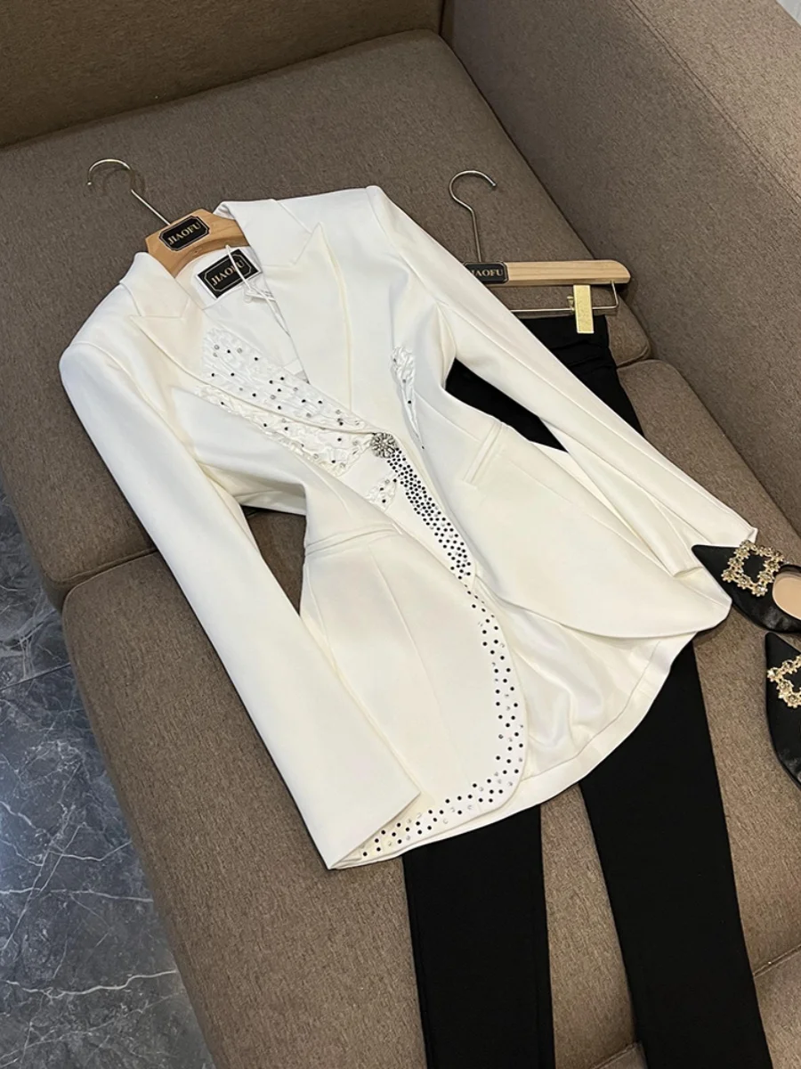 

Elegant Lady Arc Shaped Flower Rhinestone Slimming Pleated Suit Jacket Commute Style Long Sleeve Business Casual Outerwear