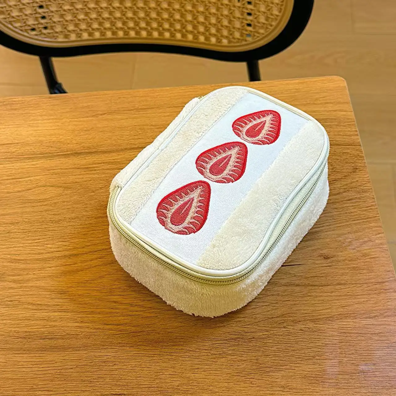 Ins-style Plush Makeup Bag Featuring Strawberry Embroidery, Portable Lightweight Storage Bag, Great for Daily Use & Outdoor Trip
