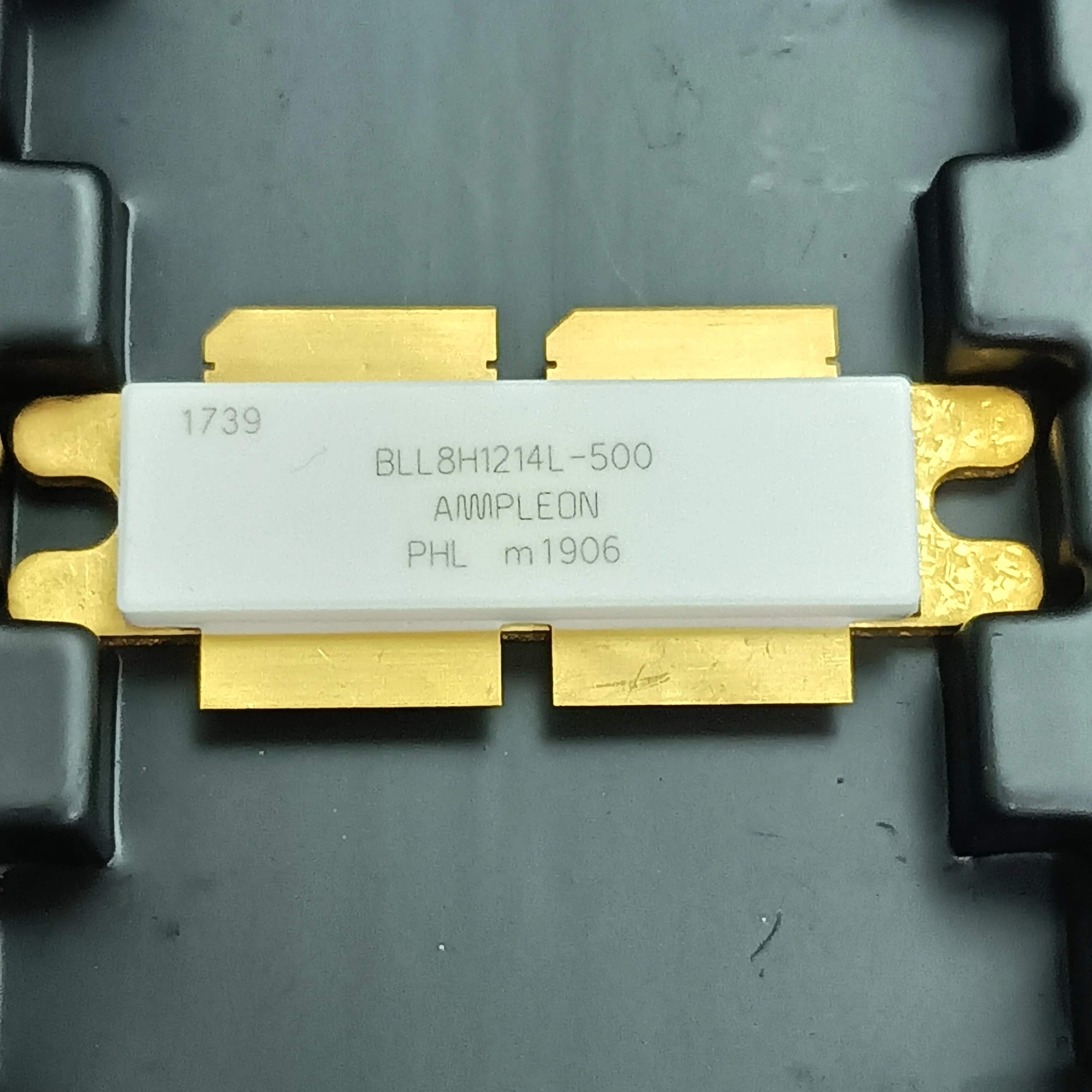 

BLL8H1214L-500 1 unit price excluding tax high frequency microwave RF tube quality assurance supply is complete
