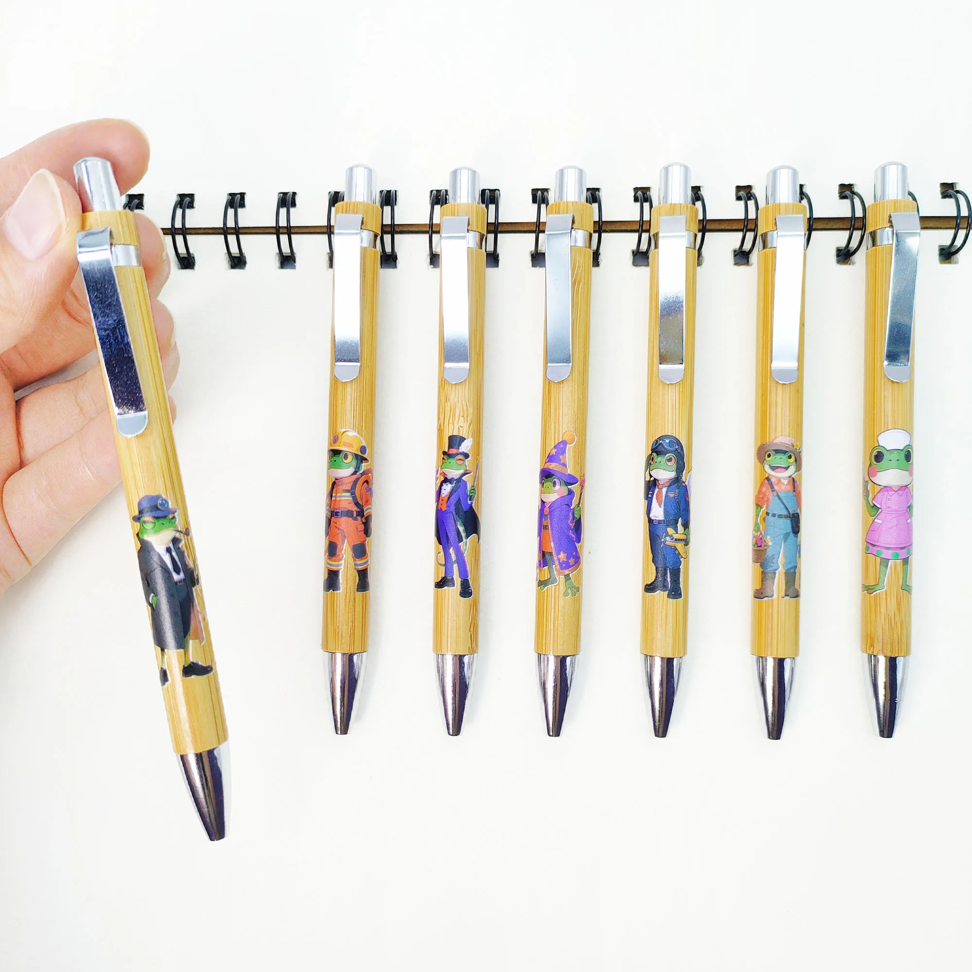 7pcs/14pcs Creative Frog Shaped Ballpoint Pen Frog Professional Dress Ballpoint Pen Student Writing Gift Pen.