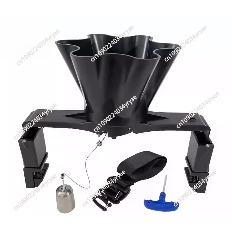 

Multiple sizes of littering boat sprinklers are universal for littering boats