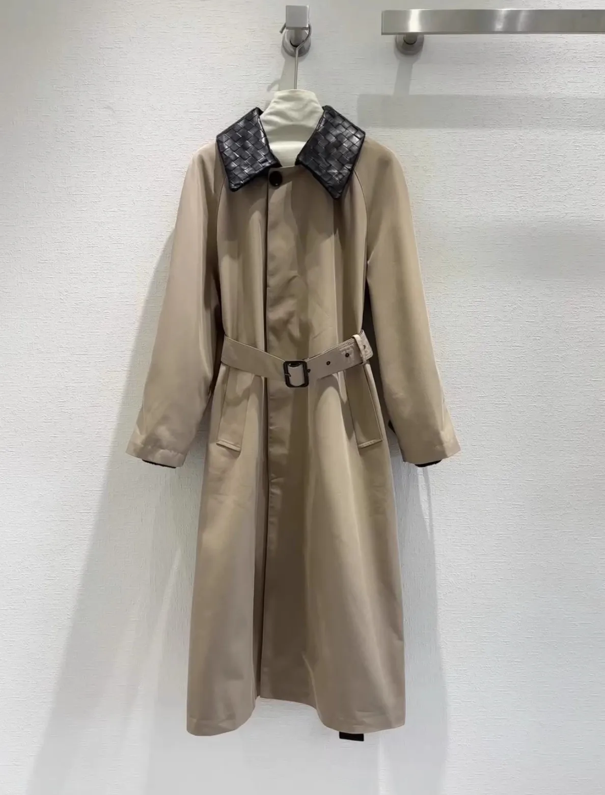 

Осенне-зимняя женская ветровка высокого качества из хлопка и овчины, модное пальто, длинная ветровка 2025