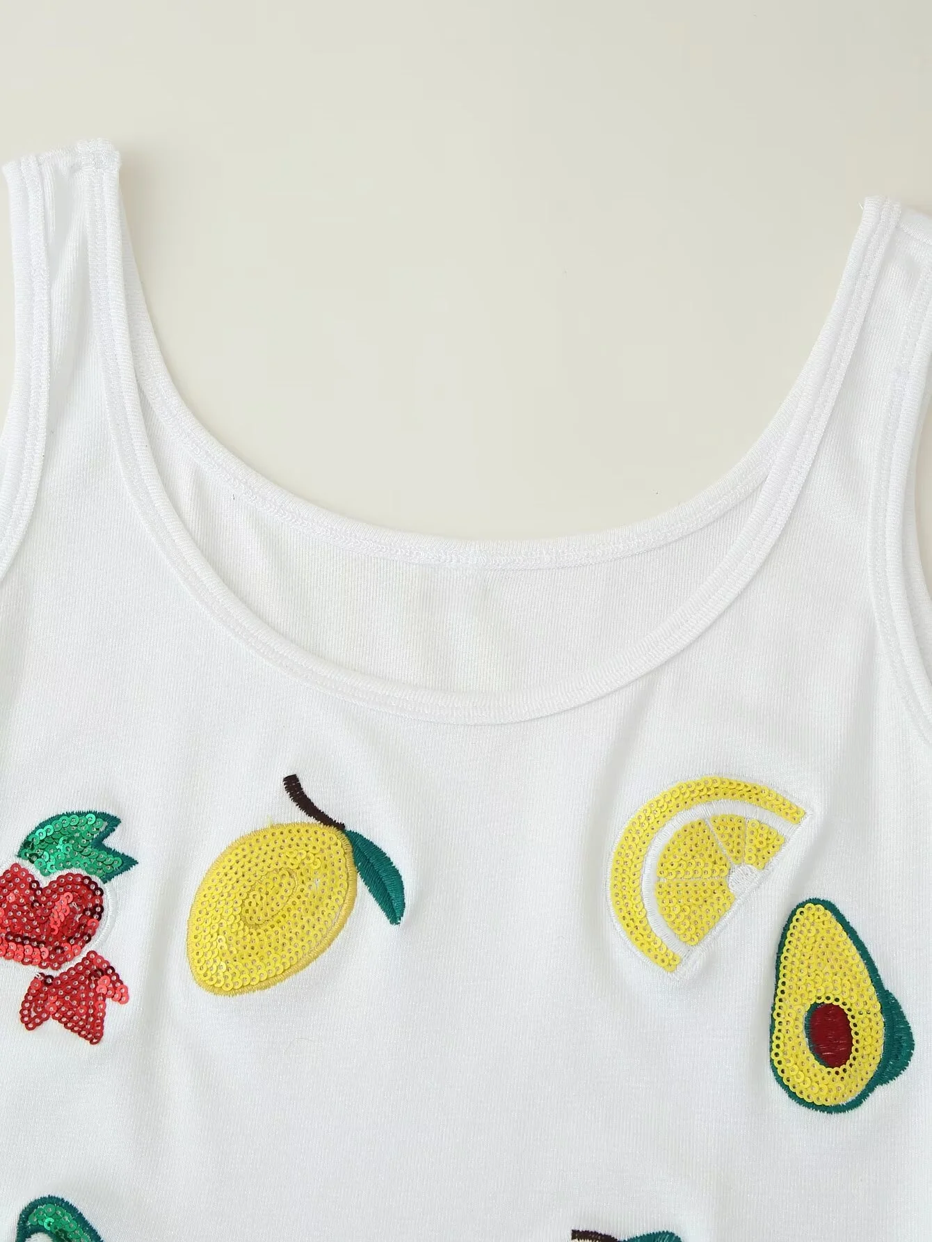 سترة صيفية غير رسمية جديدة لعام 2025 بسيطة بقصة ضيقة ومتعددة الاستخدامات وخرز فواكه قصير مطرز سترة قصيرة #3