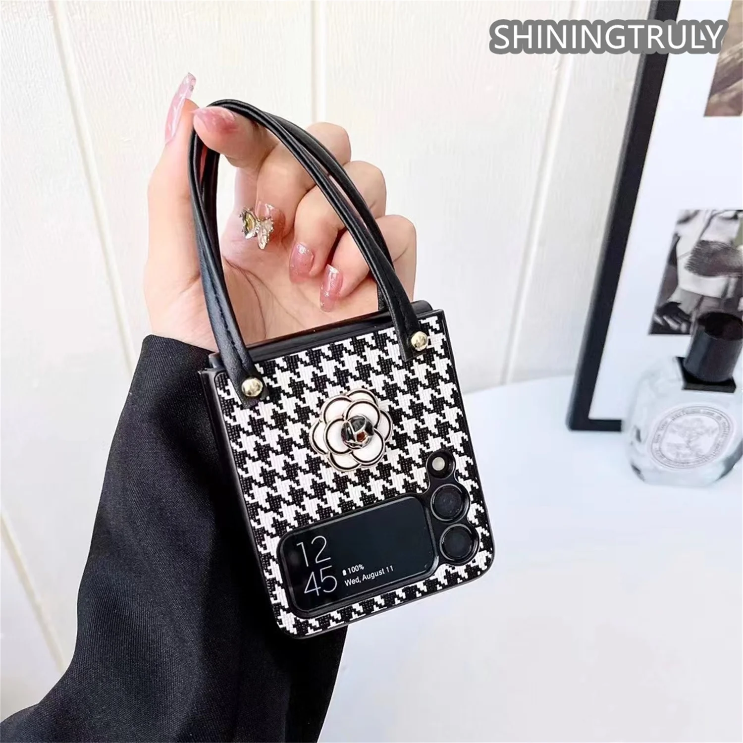 Luxury Camellia Flower Phone Cover For Samsung Galaxy Z Flip 4 3 2 1 5G Irregularity Pearl Bracelet Houndstooth PU Leather Case