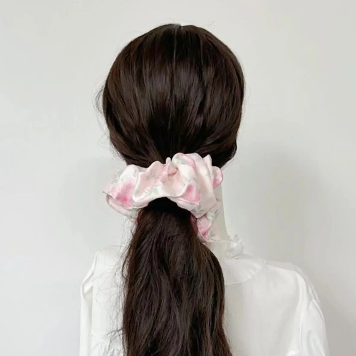 

1PC Pink Floral Hair Scrunchies: Delicate & Romantic Accessories for a Feminine Look Handmade Hair Ties for Everyday Elegance