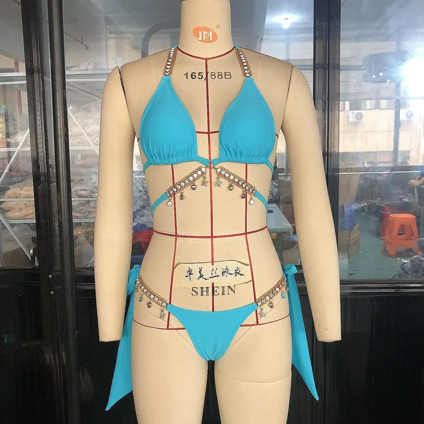 حجر الراين بيكيني 2022 المرأة الصلبة الأسود كريستال الماس ملابس السباحة سيدة فاخرة سلسلة معدنية ضمادة ثوب السباحة ثونغ ملابس السباحة