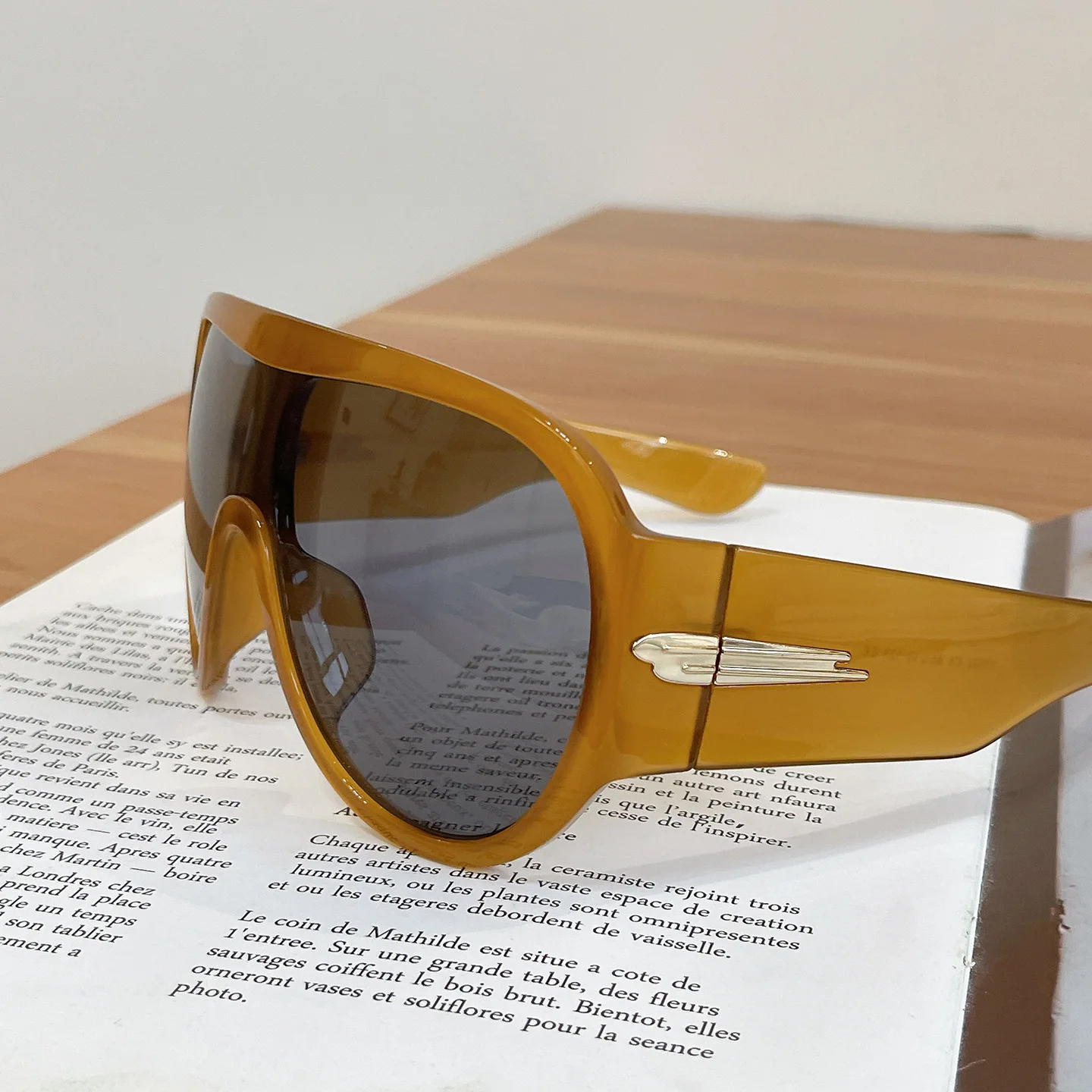 Neue modische, übergroße, schwarze einteilige Sonnenbrille für Damen und Herren, Vintage-Streifen-Design, Sonnenschutzbrille, sexy Driving Shades für Damen – Detail 7
