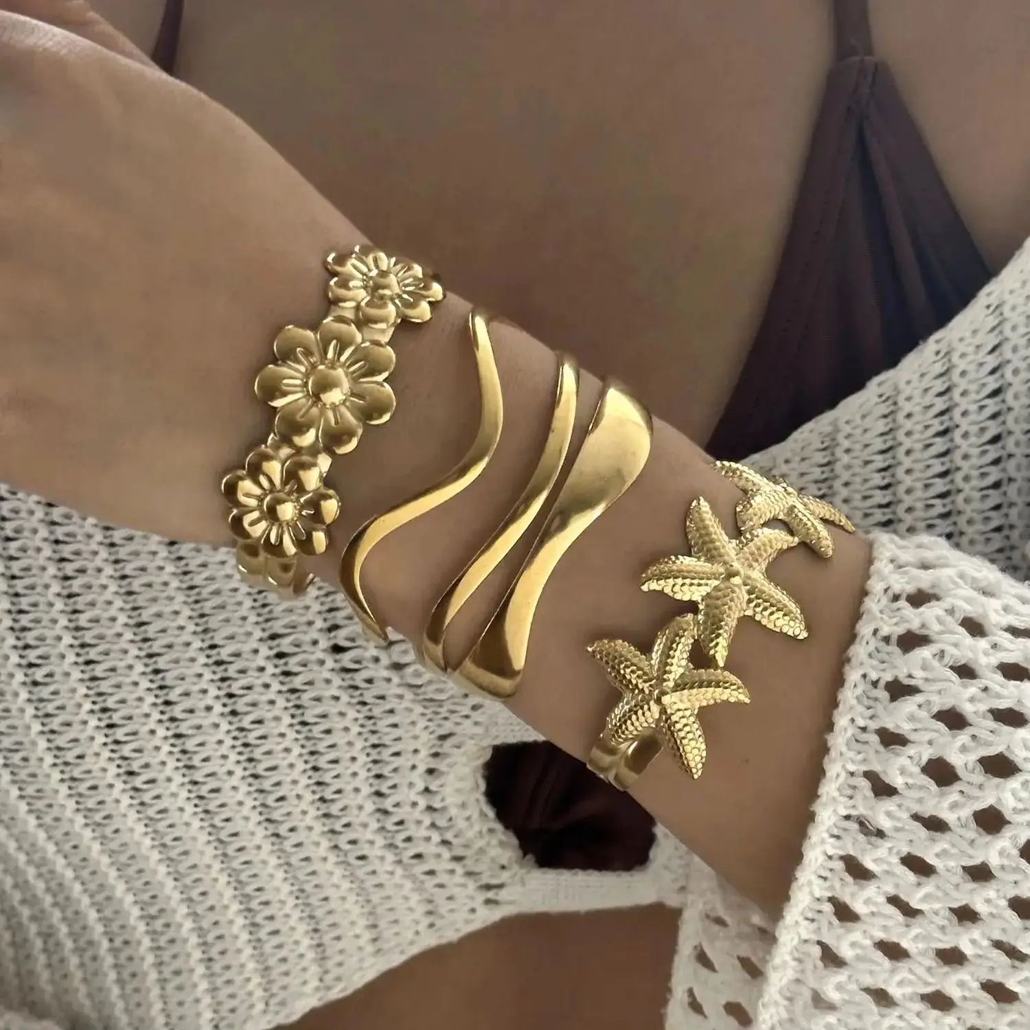 

Ocean Style Wave Stainless Steel Cuff Bracelet for Women Bohemian Starfish Flower Gold Color Bangle Vacation Party Jewelry Gift