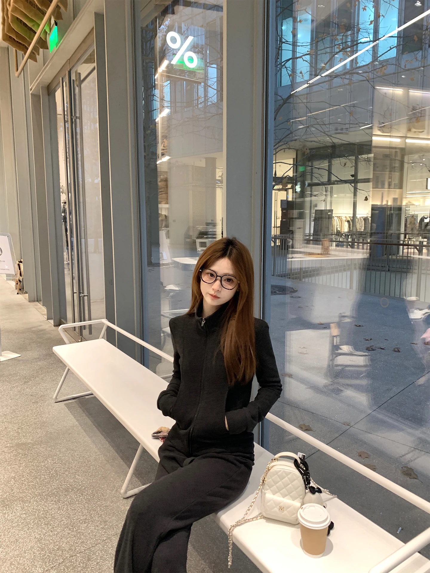 

Комплект из двух предметов: вельветовый свитшот и брюки в стиле Old Money, повседневный, комфортный, для дома, маленький размер, модный, зимний...